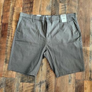 NWT Levi Strauss Signature Gold Men's Sz 44 Casual Chino 10.5" Shorts Dark Grey
